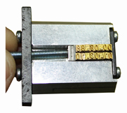Съемная кассета с двумя рядами знаков